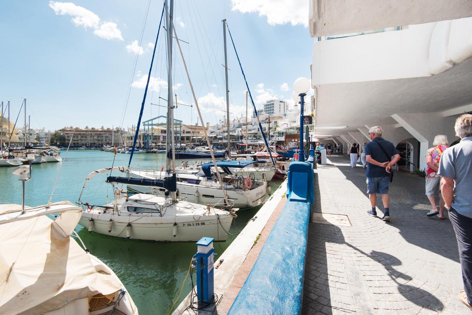 Apartmento En La Pequena Venecia, Puerto Marina Benalmádena Exterior photo