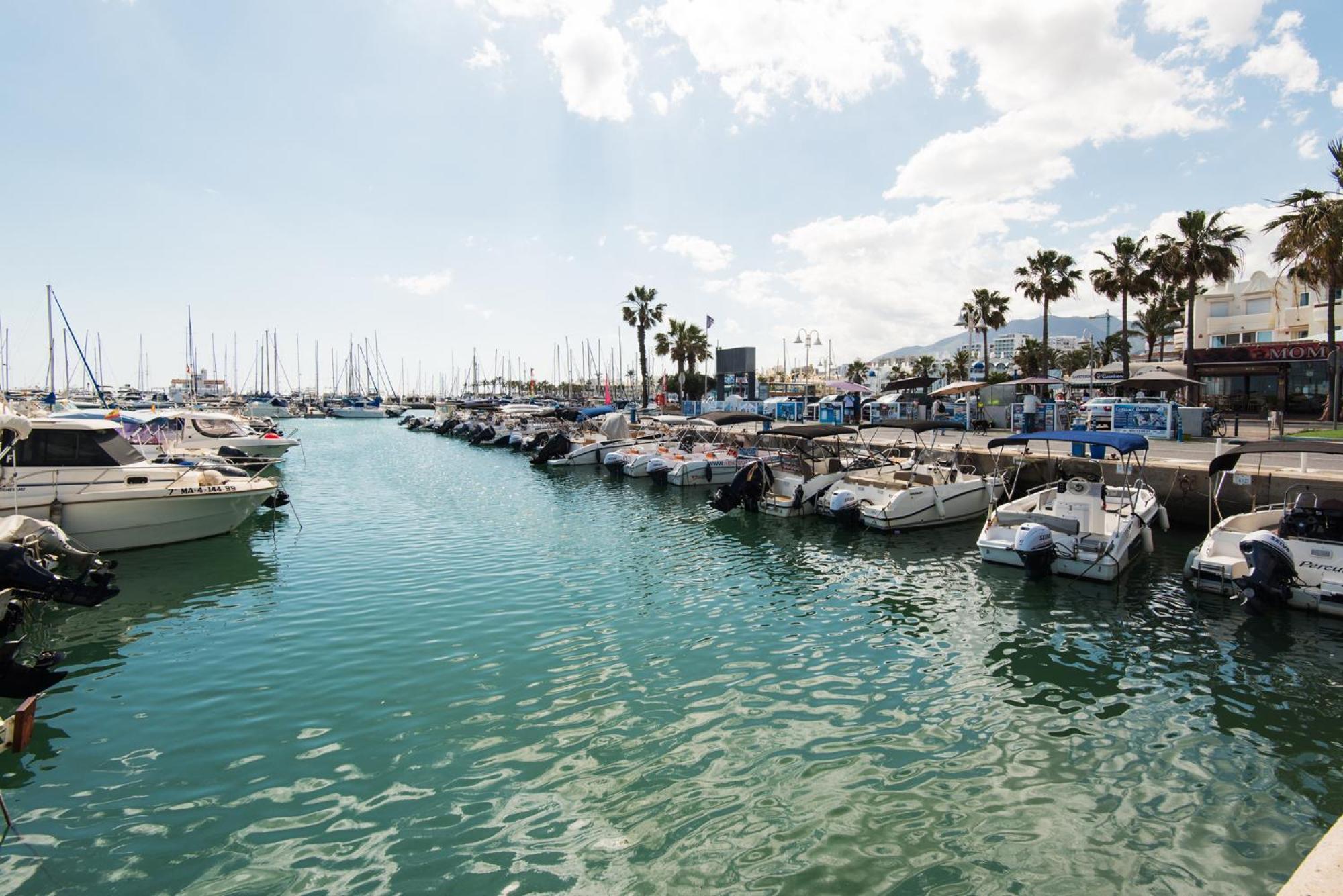 Apartmento En La Pequena Venecia, Puerto Marina Benalmádena Exterior photo