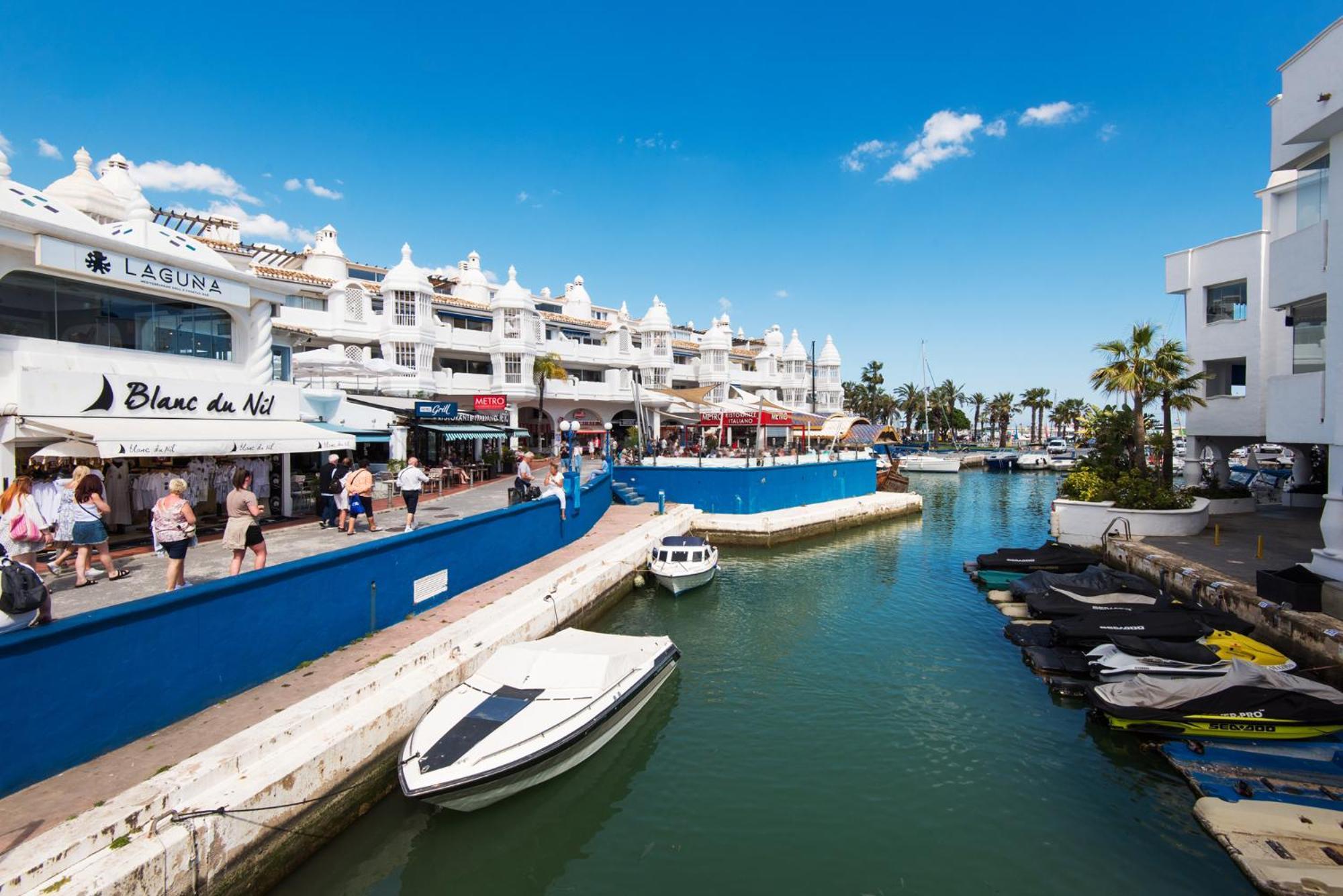 Apartmento En La Pequena Venecia, Puerto Marina Benalmádena Exterior photo